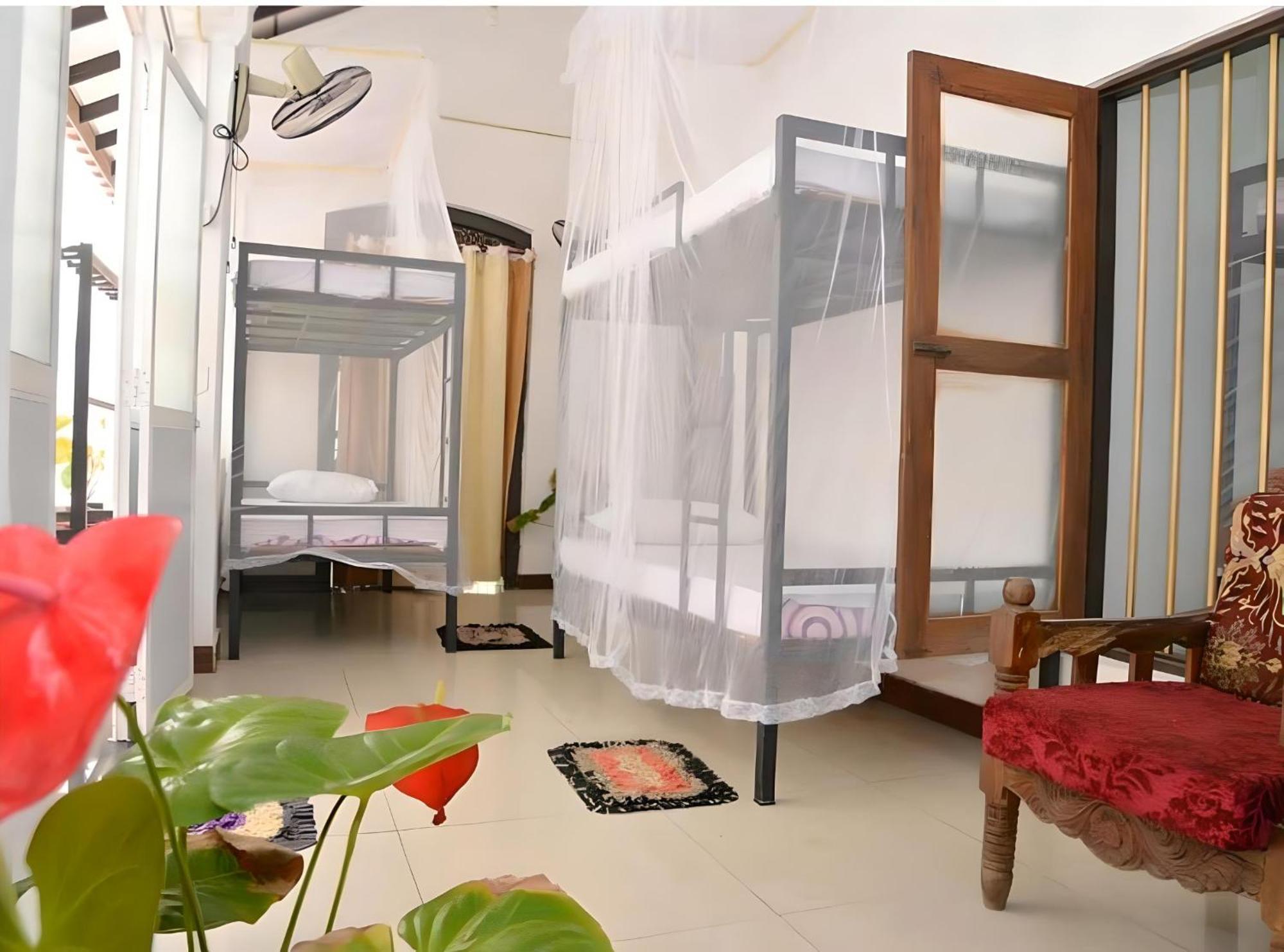 Traveller'S Hostel Hikkaduwa Exterior foto