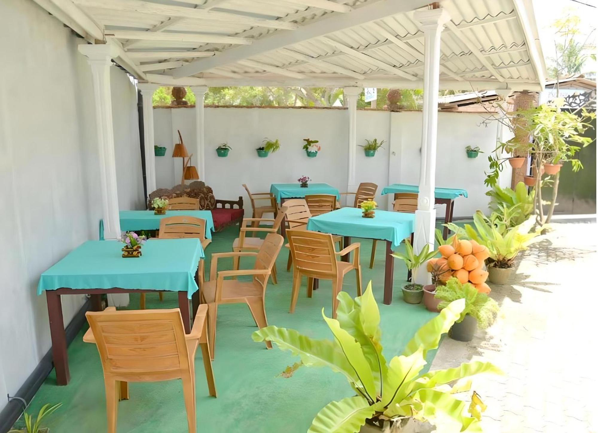 Traveller'S Hostel Hikkaduwa Exterior foto