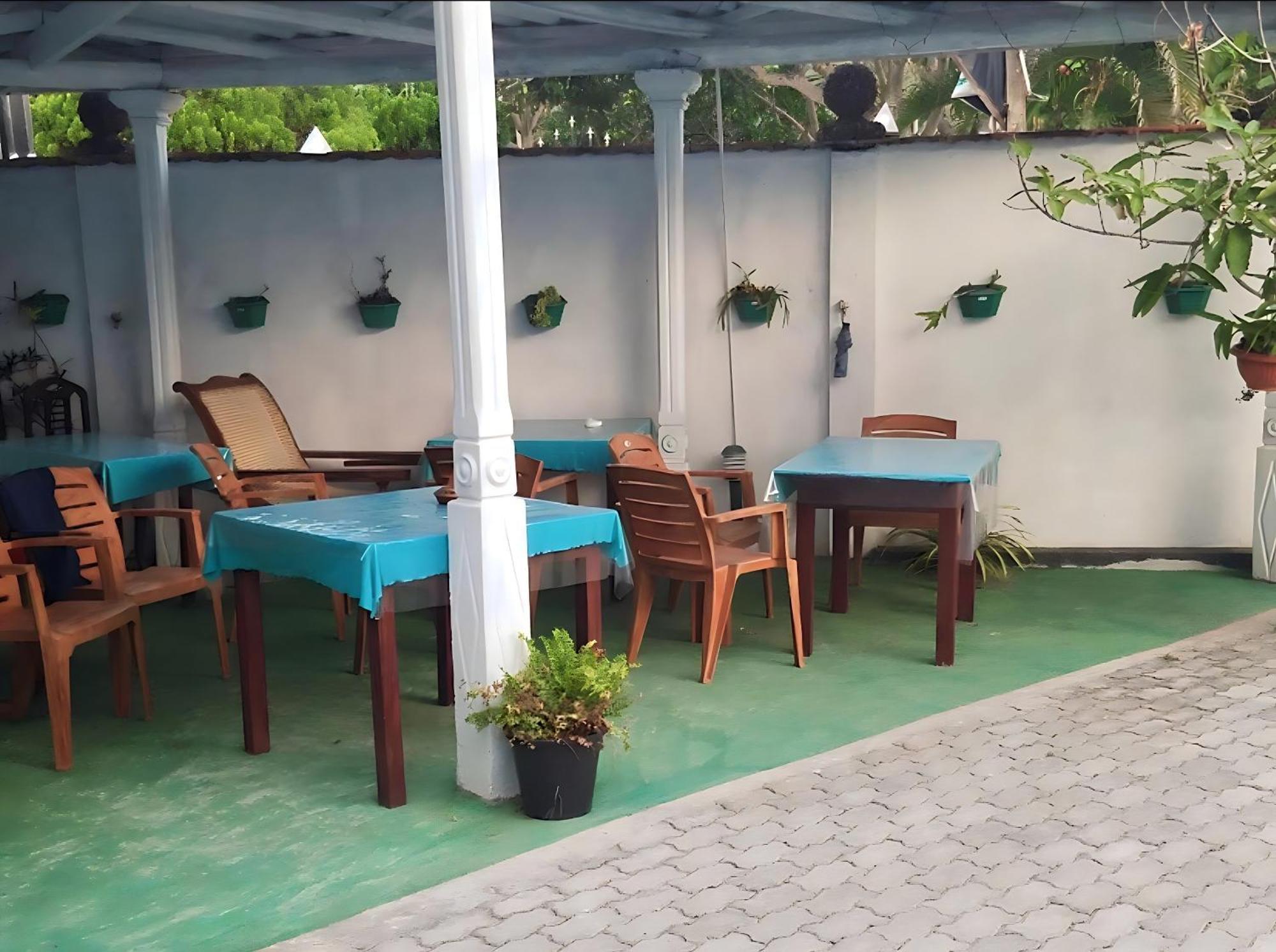 Traveller'S Hostel Hikkaduwa Exterior foto